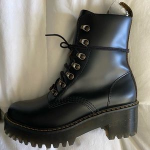 Dr. Martens Leona 7 Hook Boots Size 8